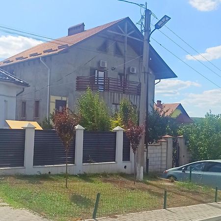 Квартира На Земле Hotel Chisinau Exterior photo